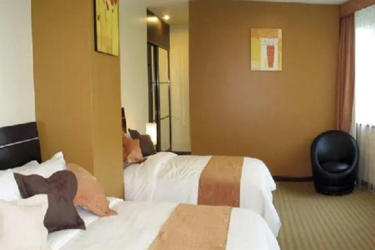 Hock Lee Hotel&Residences Kuching Buitenkant foto