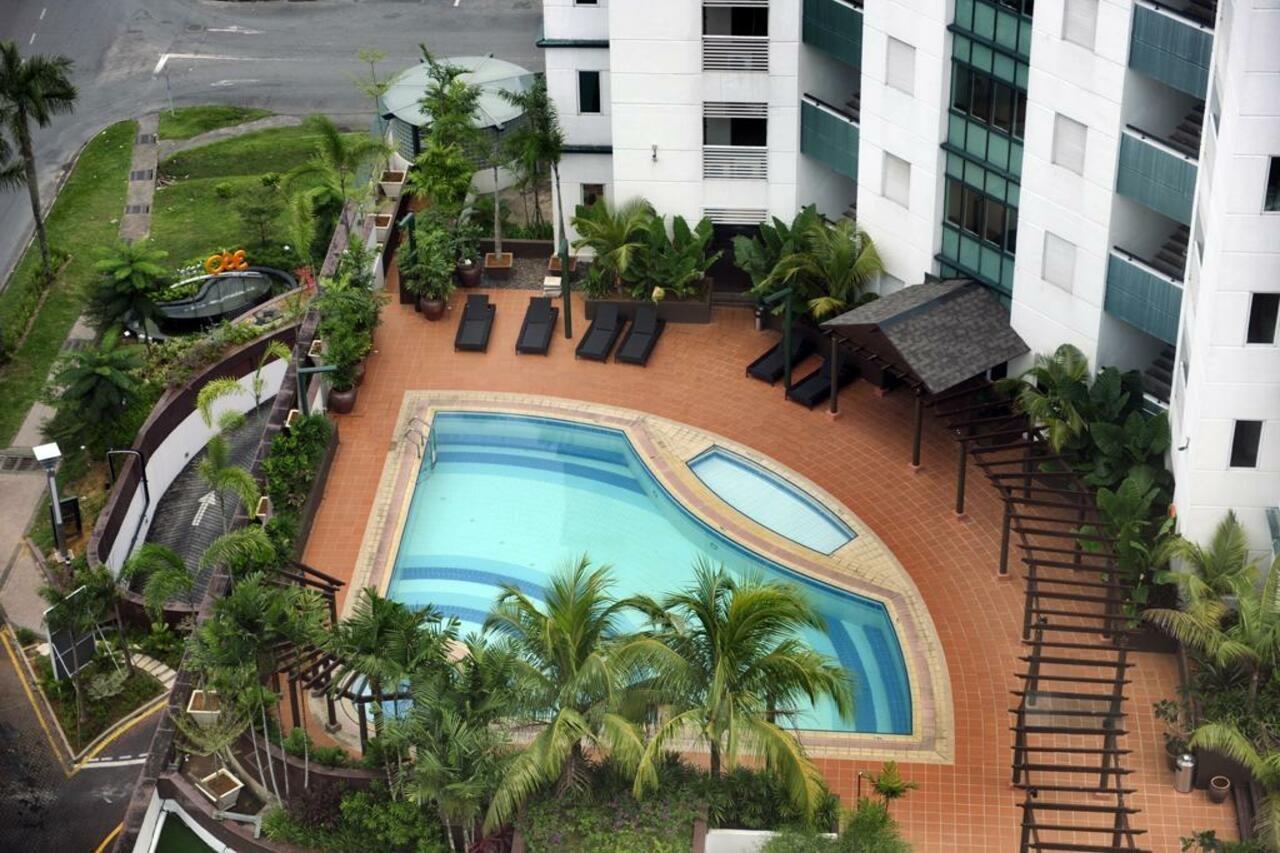 Hock Lee Hotel&Residences Kuching Buitenkant foto
