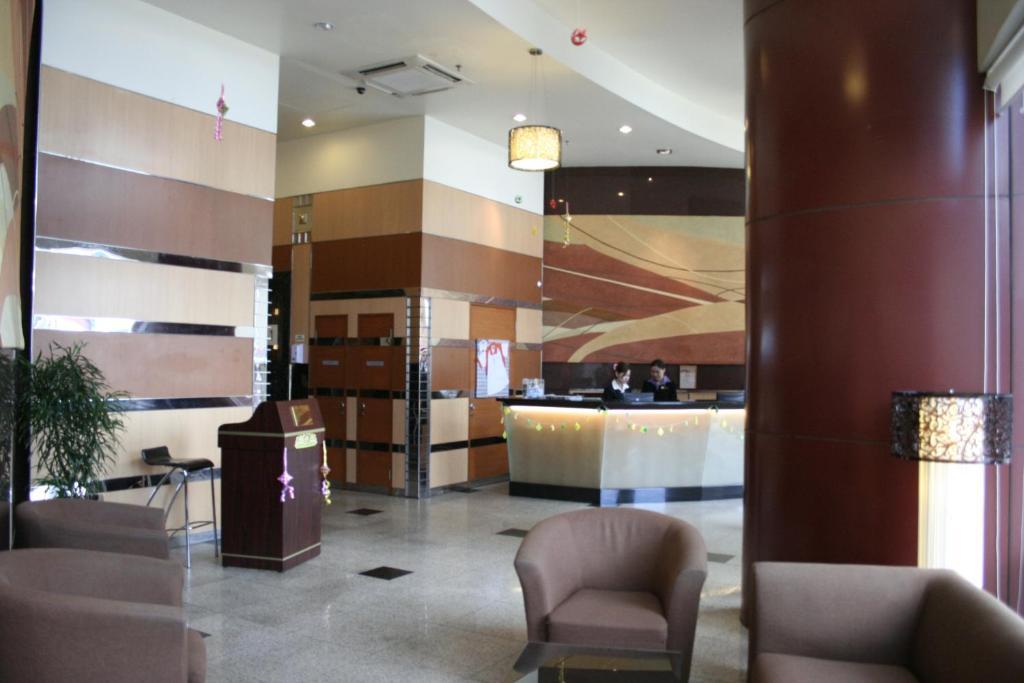 Hock Lee Hotel&Residences Kuching Buitenkant foto