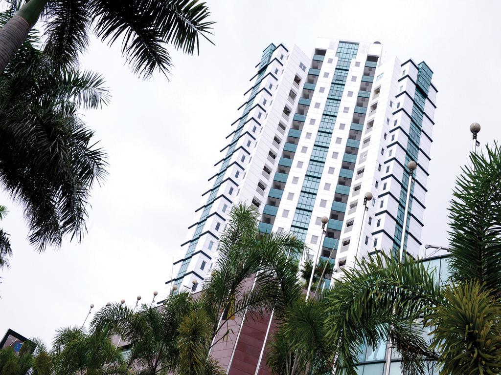 Hock Lee Hotel&Residences Kuching Buitenkant foto